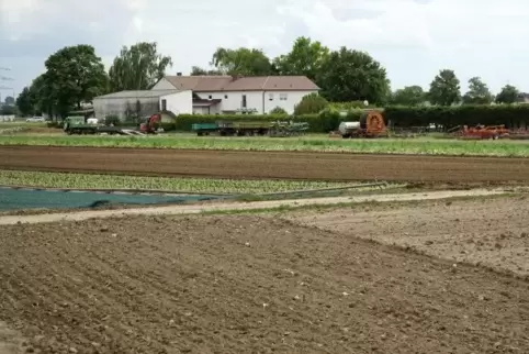 Der Aussiedlerhof von Familie Reichert in der Nähe des Freidhofes in Lambsheim hat bereits 2017 den Antrag auf Kanalanschluss ge