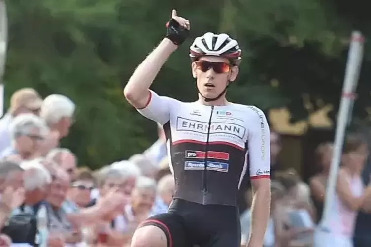 Der Haßlocher Fabian Genuit gewann im August das Radrennen in Böhl. In Mutterstadt war er Zweiter geworden.  Archivfoto: KUNZ