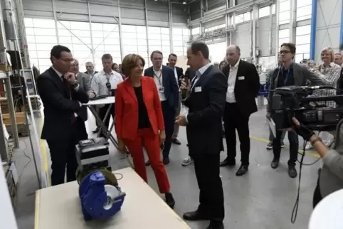 Pumpenhersteller mit Vorzeigecharakter: Malu Dreyer bei KSB in Frankenthal – im Schlepptau Journalisten aus der Hauptstadt, dene