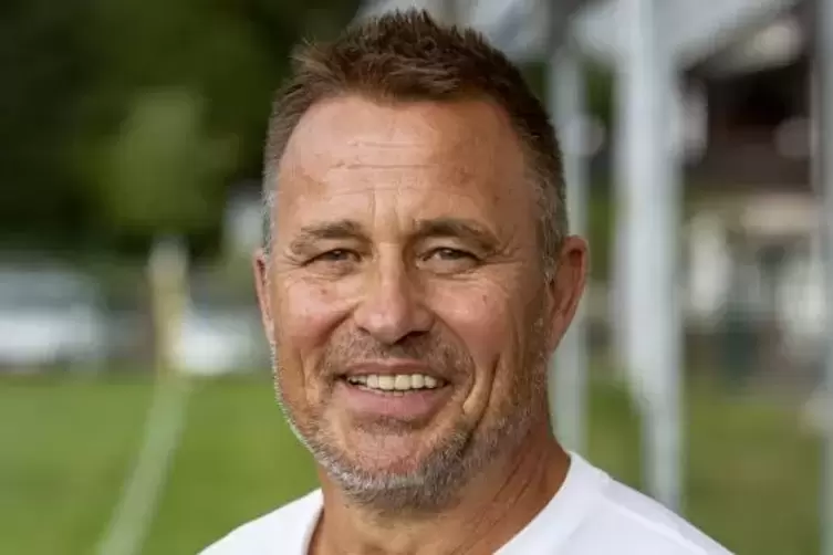 Karl-Heinz Halter, der Trainer des FV Bruchm&uuml;hlbach.  Foto: VIEW