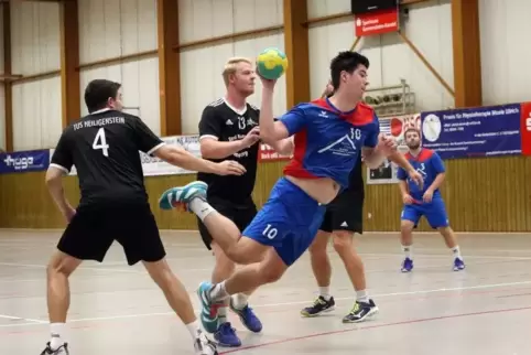 Springt in den Kreis: Eric Fischer (Lingenfeld/Schwegenheim). Foto: Lenz