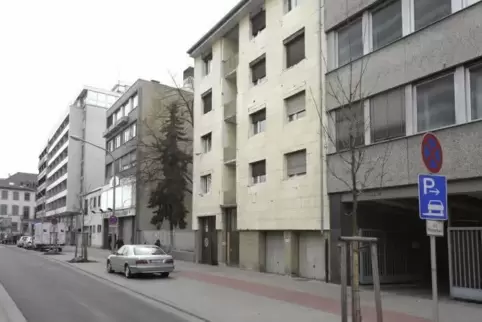 Die neue Baustelle in der Zollhofstraße betrifft Fußgänger und Radfahrer. Archivfoto: KUNZ