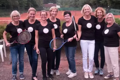 Die Damen-40-Pfalzliga-Meistermannschaft: Bettina Lichtenberger, Manuela Dietrich, Karolin Braun, Christine Gassert, Rita Theoba