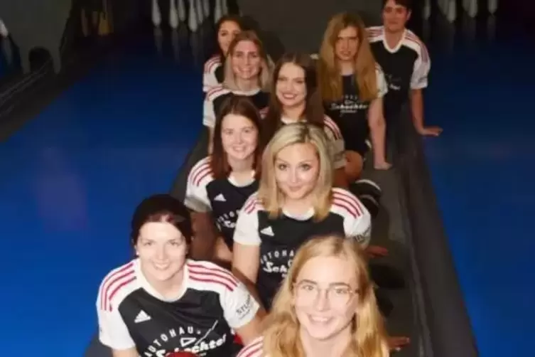 Der Bundesligakader des ESV: (von vorne nach hinten) Marie-Luise Scherer, Alena Bimber, Sarah Freyler, Alisa Bimber, Luisa-Marie