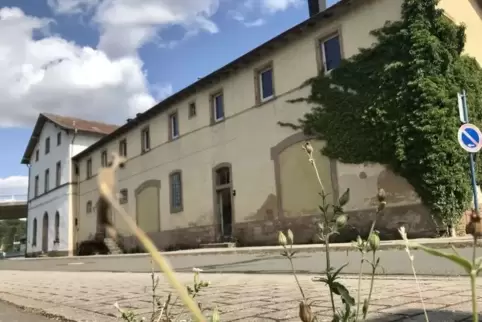 Der gemeinnützige Träger „Meilenstein“ interessiert sich dafür, den Bahnhof nach dessen Sanierung als Familien- und Jugendberatu