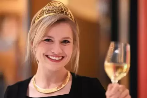 Die Deutsche Weinkönigin 2018/2019 Carolin Klöckner. Foto: dpa