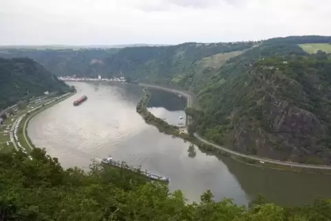 Das Reintal und der Loreleyfelsen, aufgenommen vom Aussichtspunkt Maria Ruh. Rheinland-Pfalz und Hessen bewerben sich gemeinsam 