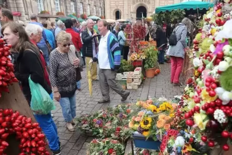 Blumen, Früchte, Kulinarisches: Die 95 Bauernmarkt-Stände sollen Vielfalt repräsentieren.