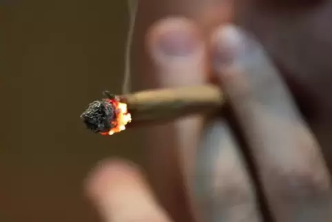 Der Mann gab an, vor der Fahrt einen Joint geraucht zu haben. 