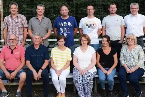 Der neue Gundersweilerer Gemeinderat, vorne von links: Ulli Denzer, Berthold Grimm, Anja Schwarz, Silke Grimm, Melanie Christman