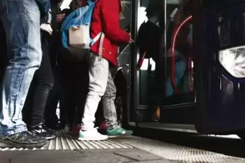 Bitte einsteigen. Ob es im Landkreis künftig mehr Buslinien gibt und Takte verdichtet werden könnten, untersuchen Verkehrsexpert