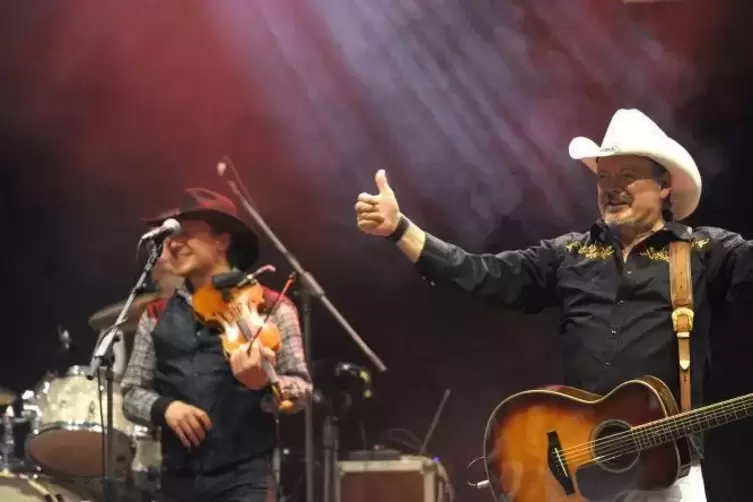 Daumen hoch: Truck Stop &ndash; hier bei einem Auftritt in Mannheim &ndash; spielen am Nikolaustag im Palatinum.
