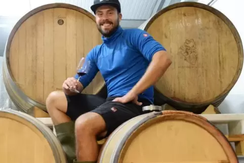 Steffen Burnikel hat in Niederkirchen das Weingut seiner Eltern übernommen.