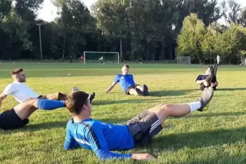 Bauchmuskelübungen beim SV Geinsheim.