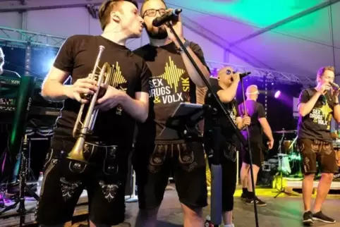Die Band Krachleder läutet am Freitag die Kerwe ein.