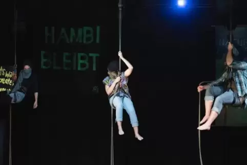 Der Kampf um den Hambacher Forst ist zum Symbol des Widerstands der Anti-Kohlekraft-Bewegung geworden. Das stellt das Theaterstü