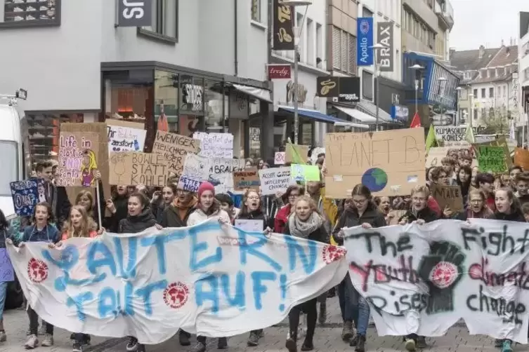 In Kaiserslautern organisiert die Ortsgruppe von Fridays for Future seit Anfang des Jahres regelmäßig Demonstrationen für mehr K