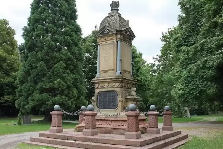 „Eines der prächtigsten Kriegerdenkmäler der Pfalz“: zu sehen auf dem Alten Friedhof in Mutterstadt.