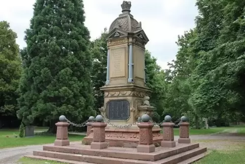 „Eines der prächtigsten Kriegerdenkmäler der Pfalz“: zu sehen auf dem Alten Friedhof in Mutterstadt.