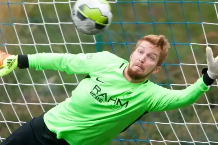 Am Samstagnachmittag im Kerwespiel gefordert: Gundersweilers Keeper Kevin Heske.