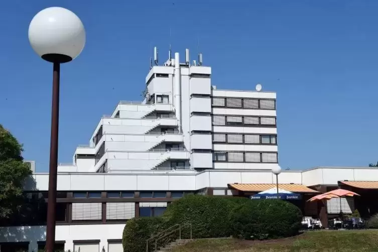 Bietet Seminare, Tagungen und im Hotel auch Zimmer zum &Uuml;bernachten an: das Pesch-Haus zwischen West und Oggersheim (Frankenthale