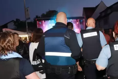 Zehn Vollzugsbeamte sind für die Sicherheit während des „Andechser Bierfests“ verantwortlich. Die routinierte Gruppe ahnt meist 