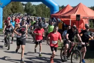 Der Start: 42 Kilometer liegen vor den Teilnehmern.