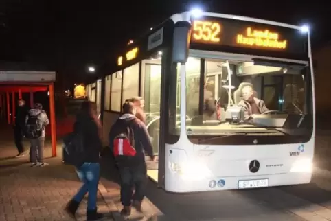 Unter anderem die Buslinie 552 zwischen Rheinzabern (Kreis Germersheim) und Landau wird von der BRH Viabus GmbH betrieben.