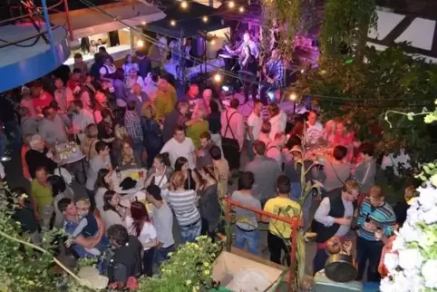 Das Federweißenfest ist am Samstag zum fünften Mal: In den vergangenen Jahren hat es immer reichlich Besucher angezogen.