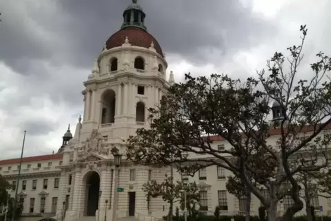 Rathaus in Pasadena (138.000 Einwohner).