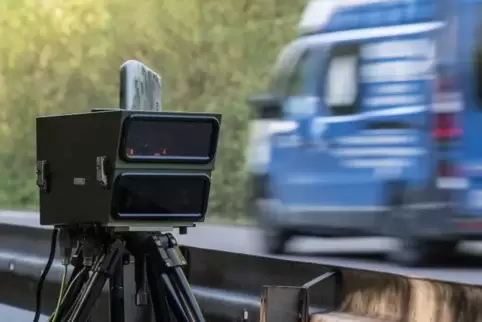 Soll künftig der Rhein-Pfalz-Kreis übernehmen: Geschwindigkeitskontrollen innerhalb von Ortschaften.