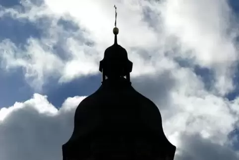 Das Geburtstagskind im Gegenlicht: Der Georgsturm.