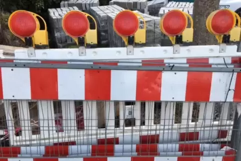 Für den Durchgangsverkehr gesperrt heißt es ab Montag für zwei Wochen in der Alten Bahnhofstraße von Dammheim.
