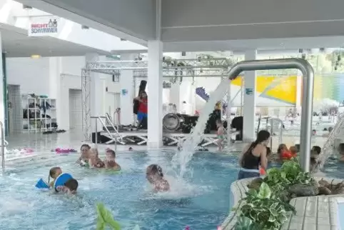 Dieses Jahr und auch 2020 wird das Freizeitbad Azur in Ramstein noch geöffnet haben.