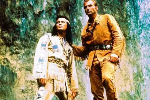 Reiten am Sonntag wieder zum Silbersee : Winnetou (Pierre Brice, links) und Old Shatterhand (Lex Barker).