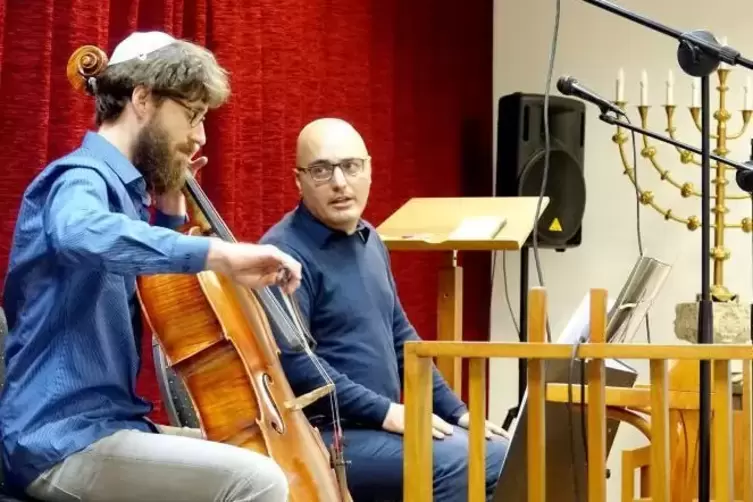 Liran Levi (rechts, Gesang) und Simon Steffgen (Violoncello) stellten die Musik des arabischen Judentums vor.