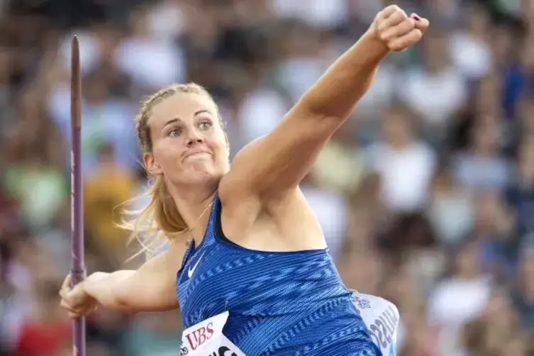 LAZ-Athletin Christin Hussong beim Abwurf.