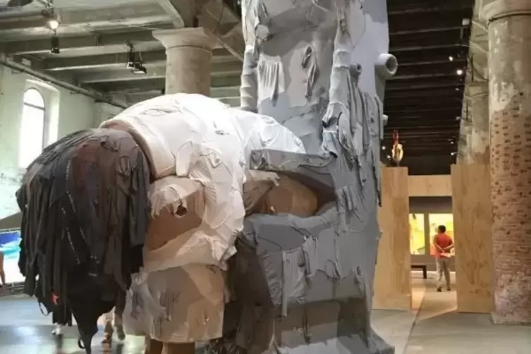 Das Motto der Biennale von Venedig, die Sch&ouml;neich sehr empfihelt &ndash; kann auch f&uuml;r diese Reihe gelten: &bdquo;May You Live in Interestin