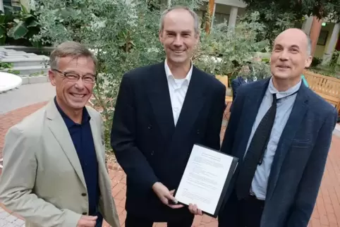 Gründung der Stiftung zukunftsfähige Südwestpfalz: von links Ralph Wiegland, Bernd Schwitzgebel und Jörg Schwitzgebel.