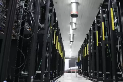 200 Server für illegale Geschäfte im Darknet haben die Einsatzkräfte vom Netz genommen.