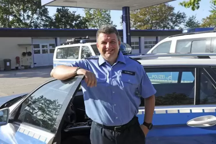 Holger Bambach an der Polizeiautobahnstation Ruchheim.