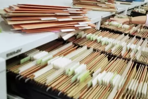 Mit dem Papierkrieg soll in den rheinland-pfälzischen Gerichten bald Schluss sein.