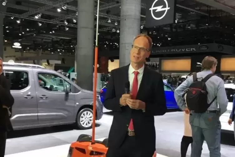 Sein Wort hat im PSA-Konzern Gewicht: Opel-Chef Michael Lohscheller (hier auf der IAA) .