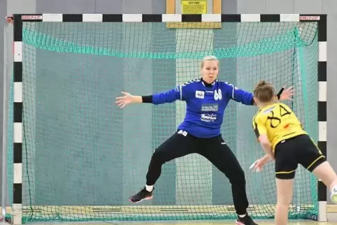 SV-Torfrau Anezka Zuzankova im Einsatz (hier: in Kandel).