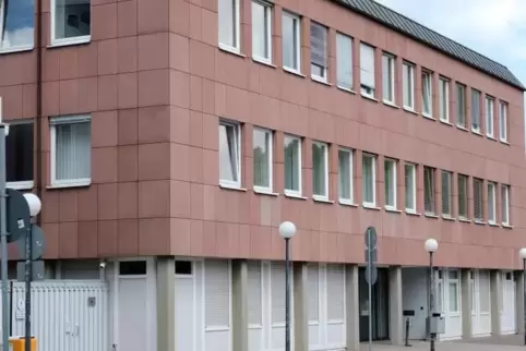 Das Landgericht in Zweibrücken hat am Freitag unter den Fall des Kaiserslauterer Amtsrichters, der der Rechtsbeugung beschuldigt