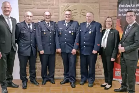 Verdiente Feuerwehrmänner wurden am Freitag in Ramstein-Miesenbach geehrt.