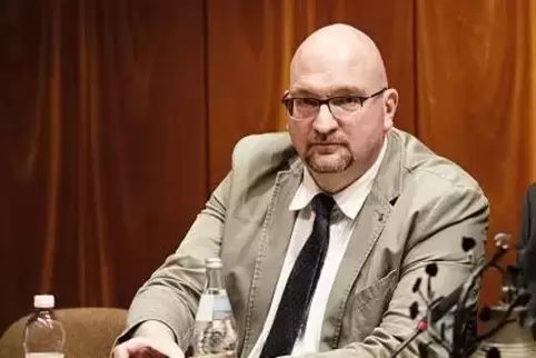 Klaus Roth (CDU).