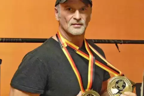 Mit Gold im Gepäck heim nach Hermersberg gekommen: Thomas Bold, Kraftsportler und überzeugter Veganer.