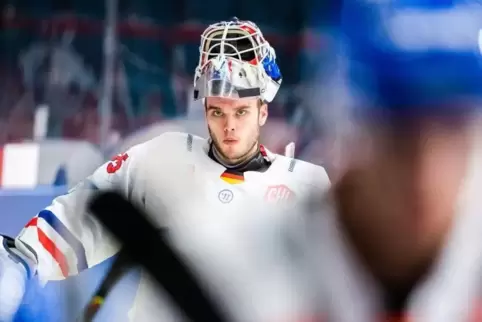 War bedient in Stockholm: Adler-Torhüter Jonas Gustafsson.