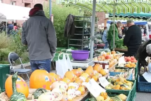 Produkte aus der Region gibt es beim großen Bauernmarkt in Schönau.